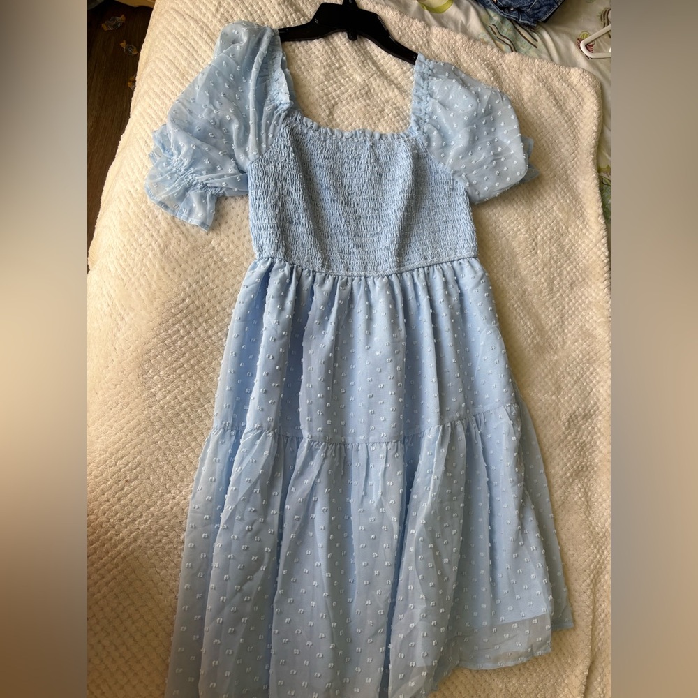 Lovely Light Blue Dress with Puff Sleeves - Picture 2 of 6